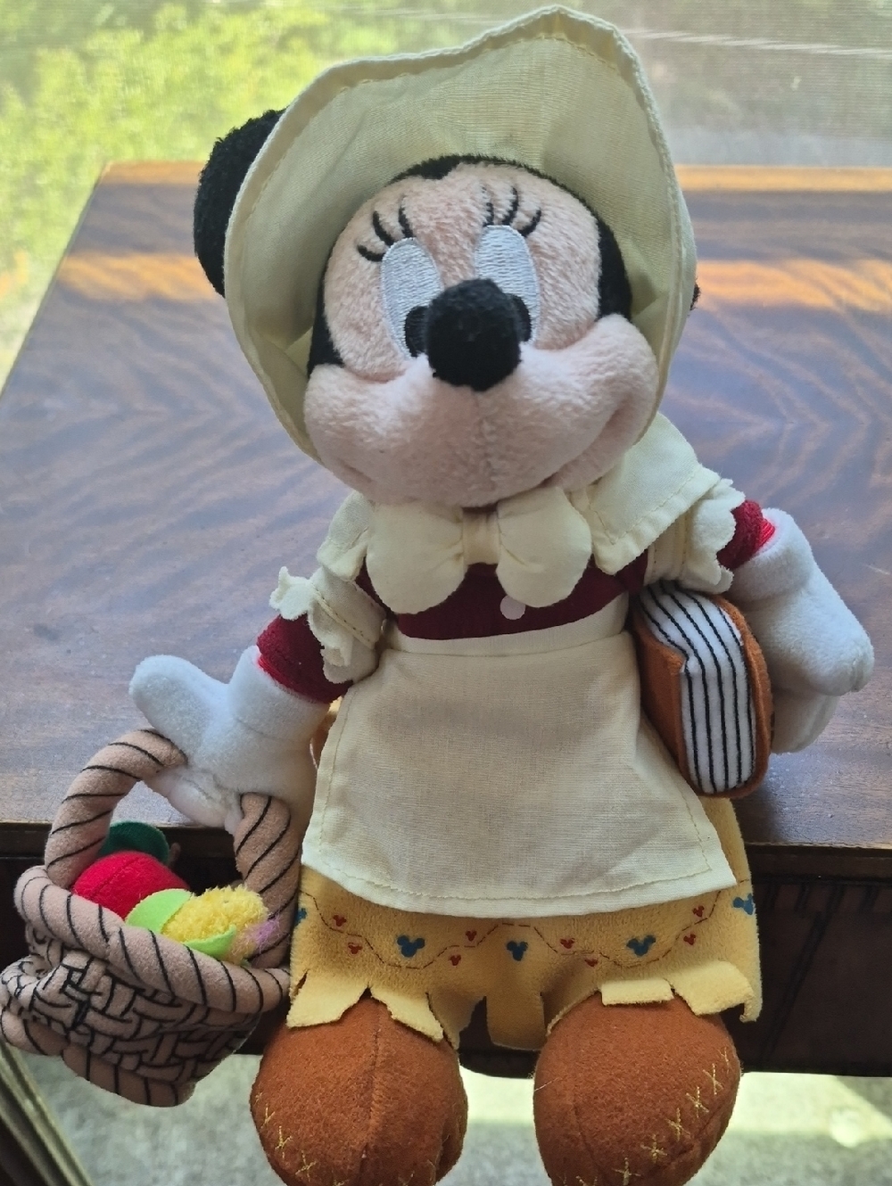 Minnie Mouse Plush Frontierland- Walt Disney Theme Parks And Resorts, 9.5", Mult